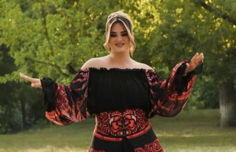 Silvana Rusi, artistja shumëdimensionale që i këndon traditës shqiptare